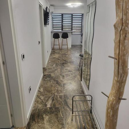 Apartament Bloc Nou - Self Check In - Free Parking クラヨーヴァ エクステリア 写真